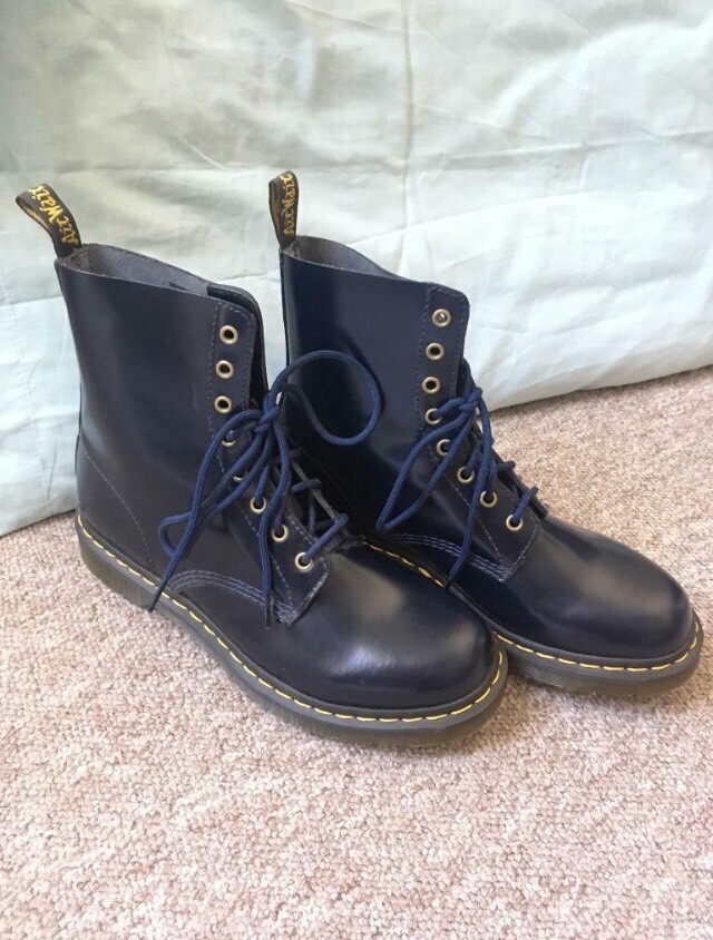 gumtree doc martens